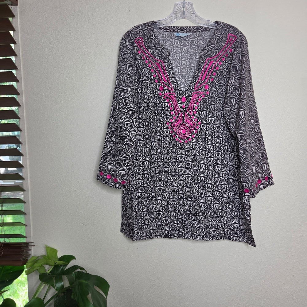 escapada Black Tunic with Bright Pink Embroidered V-Neck